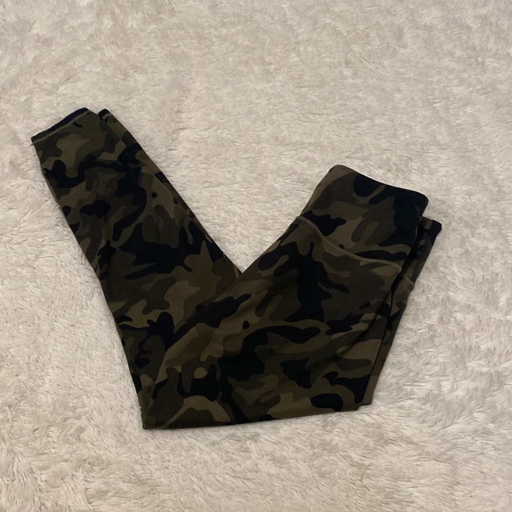 🧸Camo Leggings